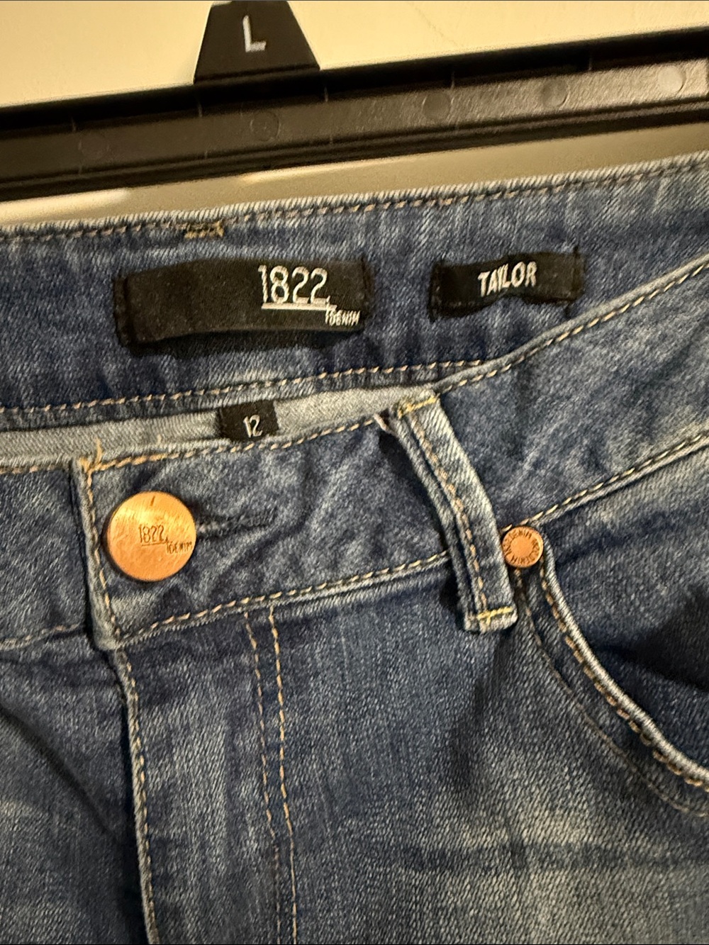 1822 Denim Women's Boyfriend Jeans in Medium Blue with Cuffed Hem - Picture 5 of 5